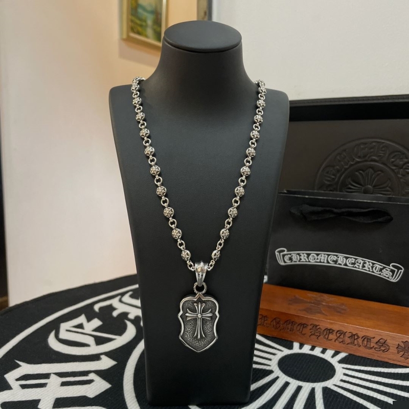 Ch**me He**ts necklaces